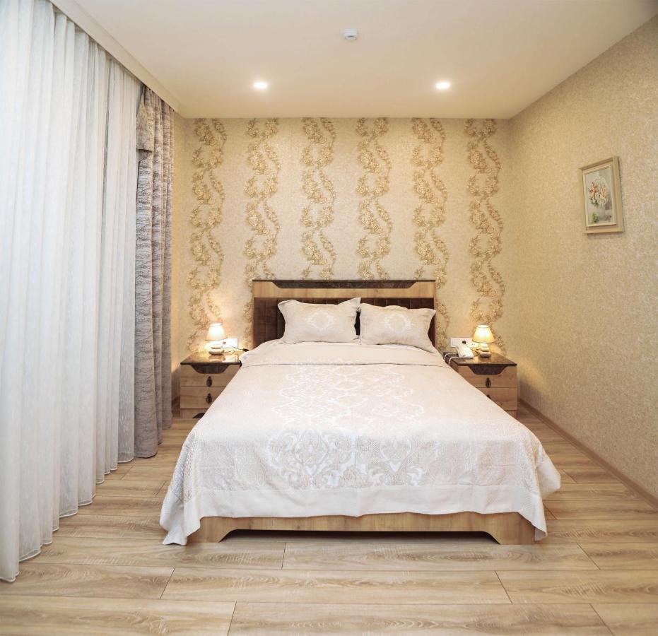 באקו Midcity Hotel מראה חיצוני תמונה