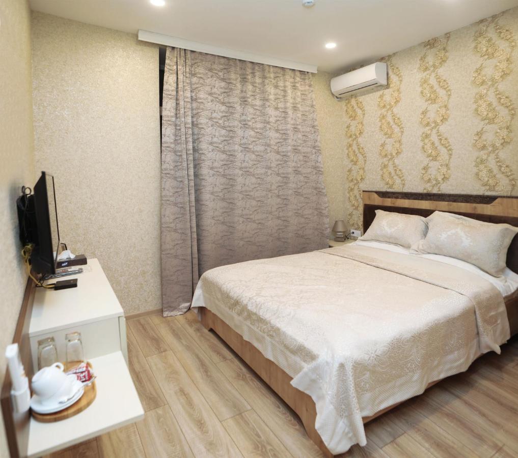באקו Midcity Hotel מראה חיצוני תמונה