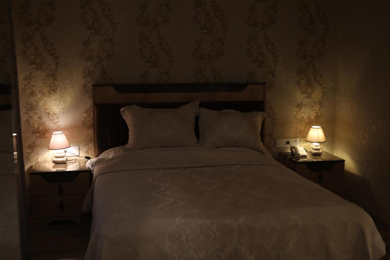 באקו Midcity Hotel מראה חיצוני תמונה