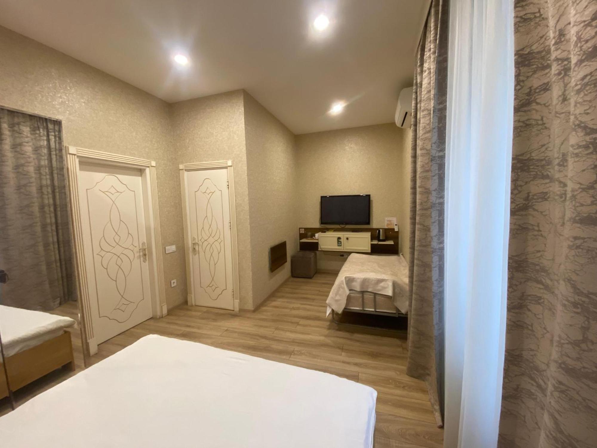 באקו Midcity Hotel מראה חיצוני תמונה